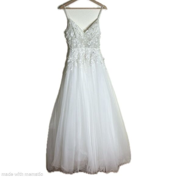 Mac Duggal APPLIQUED V NECK SLEEVELESS OPEN BACK A LINE GOWN embellished dress - Picture 3 of 16